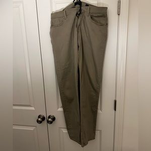 Men’s 34x32 Lucky Brand 221 Kahkis